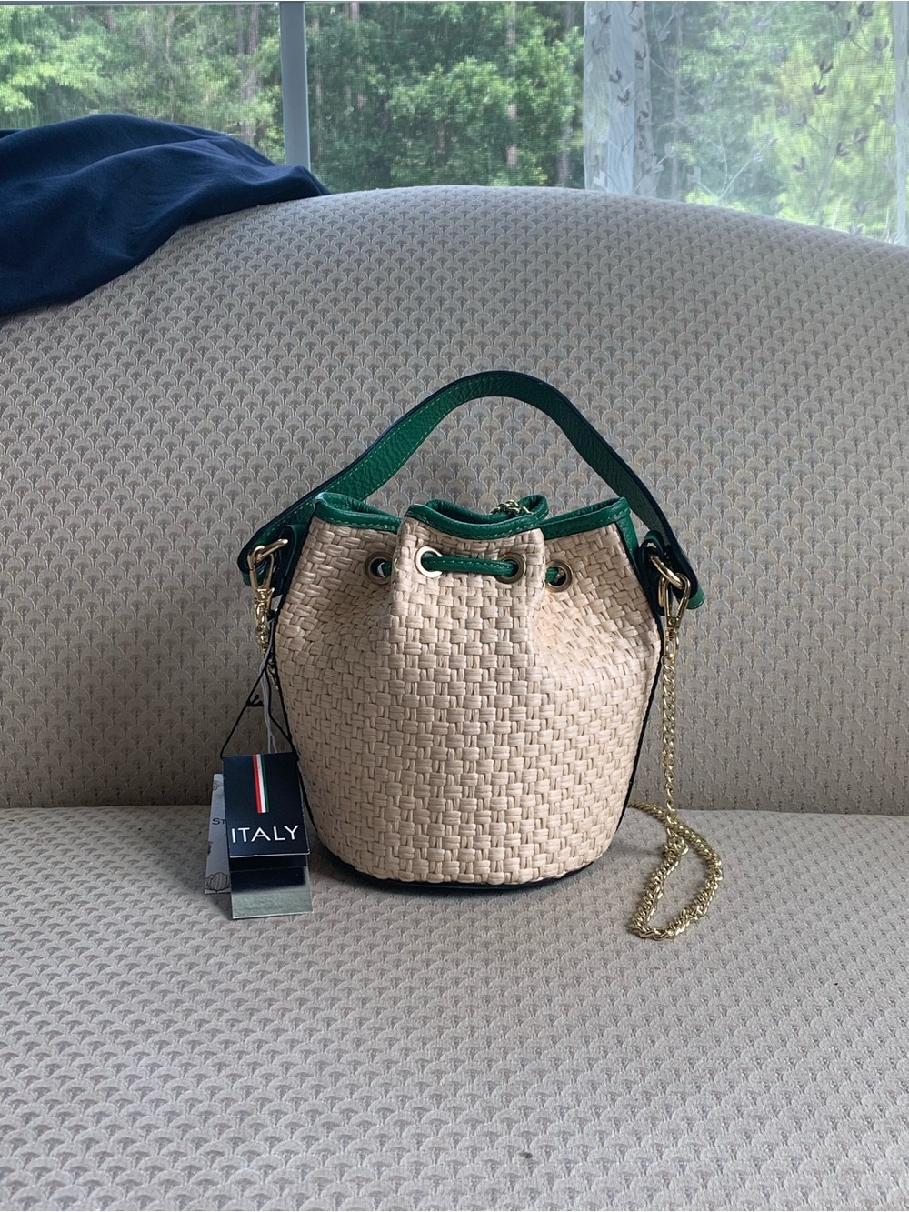 NEW Stella Bianca Italian leather & straw bucket bag-green trim & gold accent